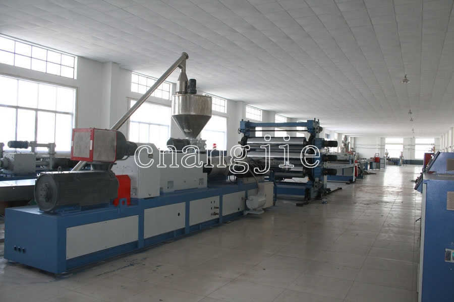The Production Process Of Qingdao Longchangjie Machinery's Wood-plastic Flooring Production Line
