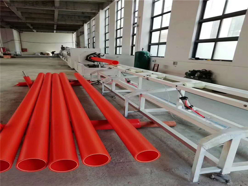PE gas supply pipe production line
